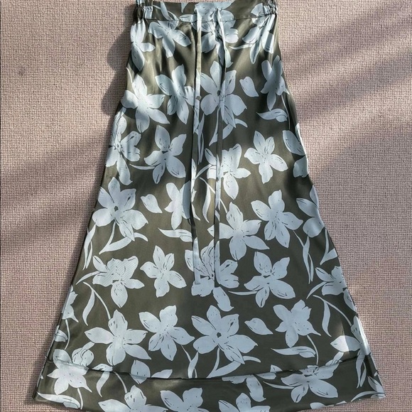 Lee Mathews Floral silk skirt - Picture 6 of 15